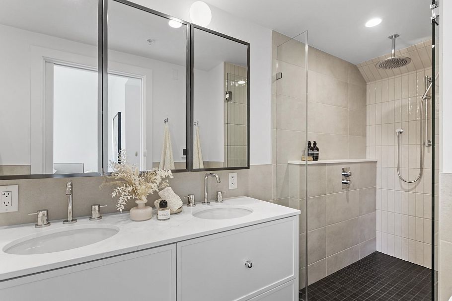 555 W 26th Avenue Vancouver, BC - 33