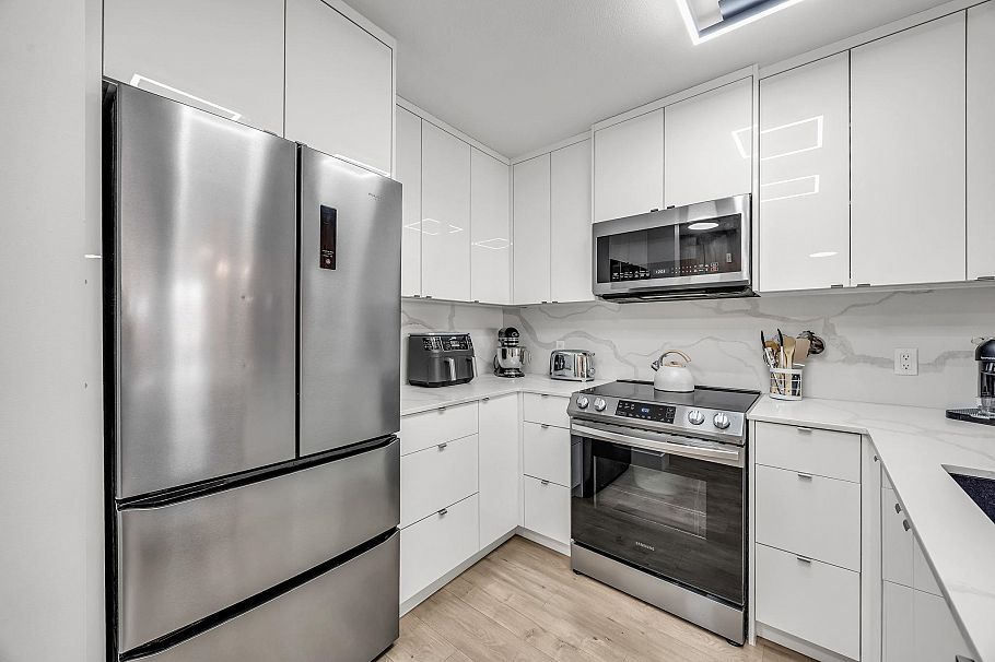 213 3038 E Kent Avenue South Vancouver, BC - 5