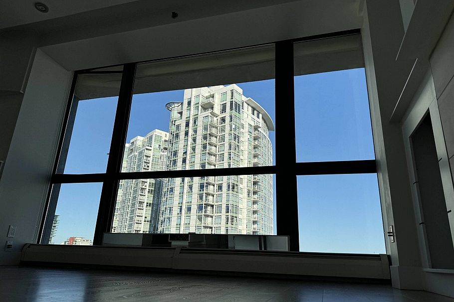 1177 PACIFIC BLVD, Vancouver BC V6Z 2R8 Vancouver, BC - 4