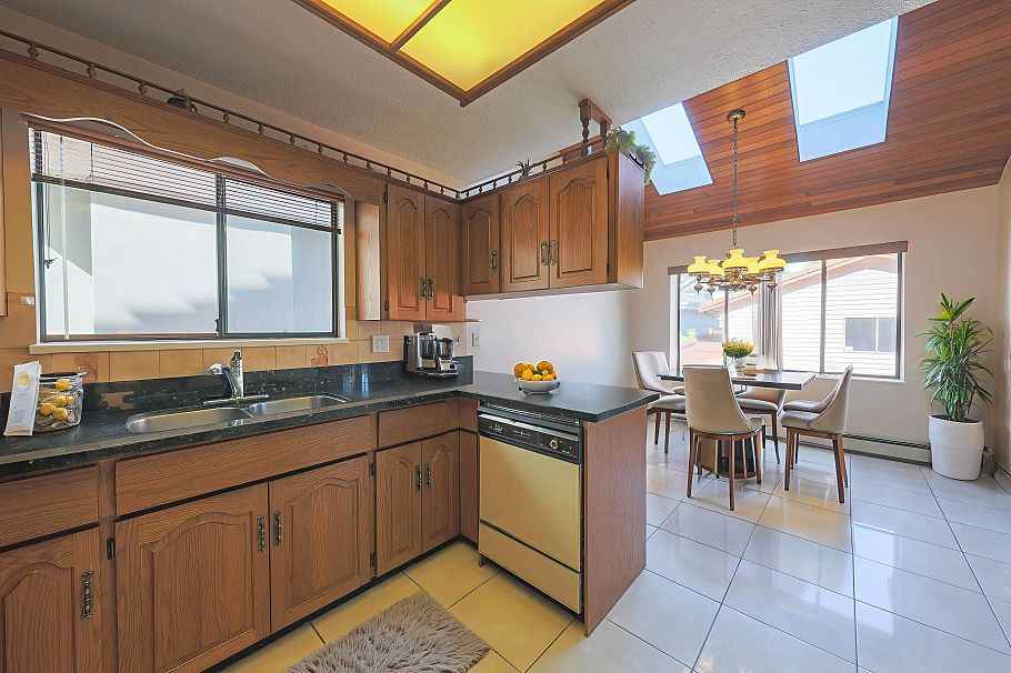 879 W 62nd Avenue Vancouver, BC - 14