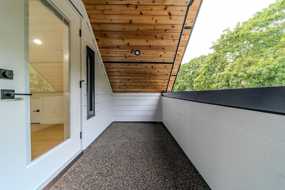 1 3576 E Pender Street Vancouver, BC - 29