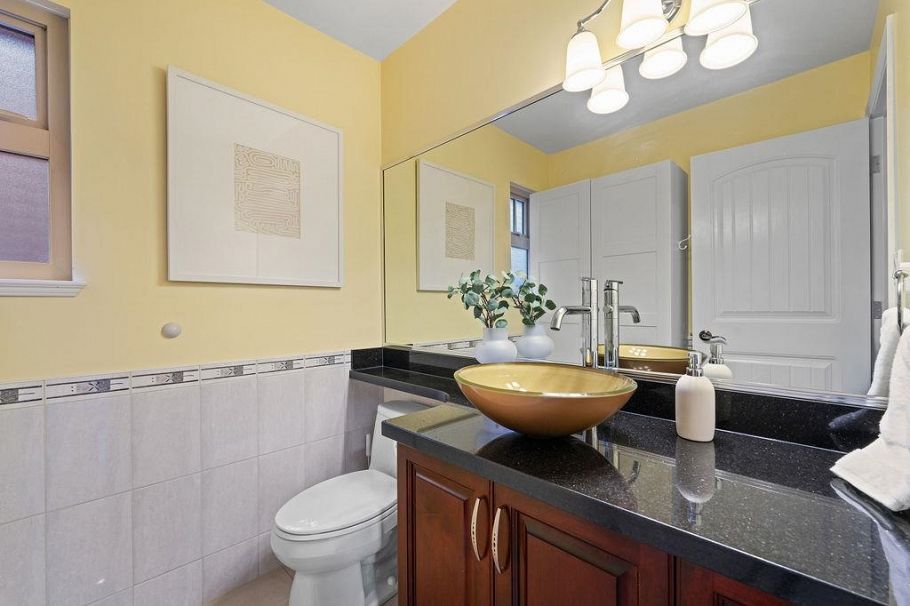 1254 E 11th Avenue Vancouver, BC - 15