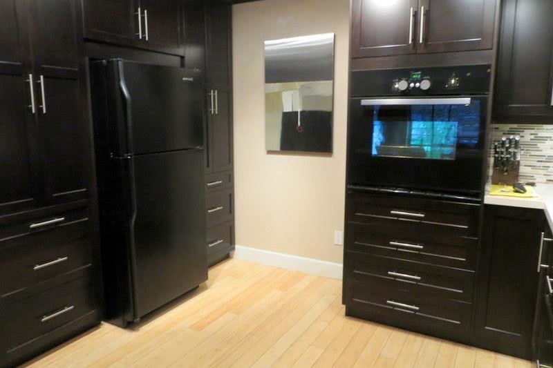 203 4323 Gallant Avenue North Vancouver, BC - 5