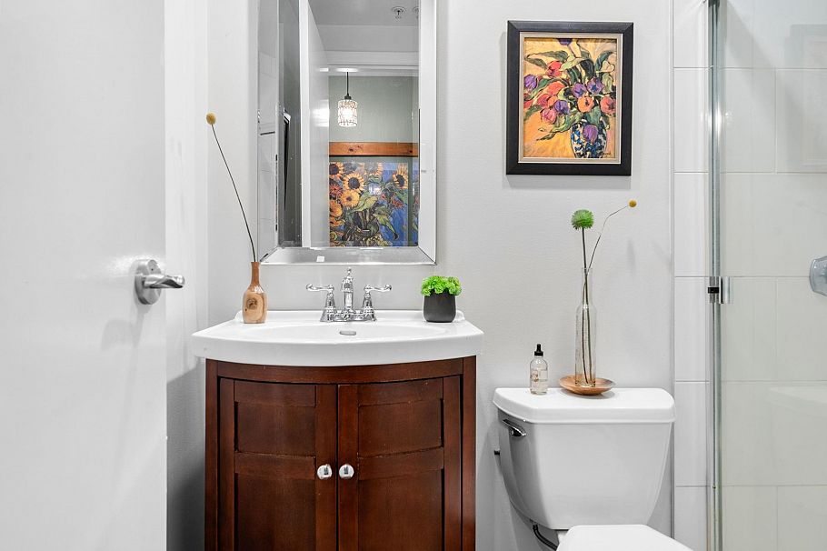 314 170 W 1st Street North Vancouver, BC - 25