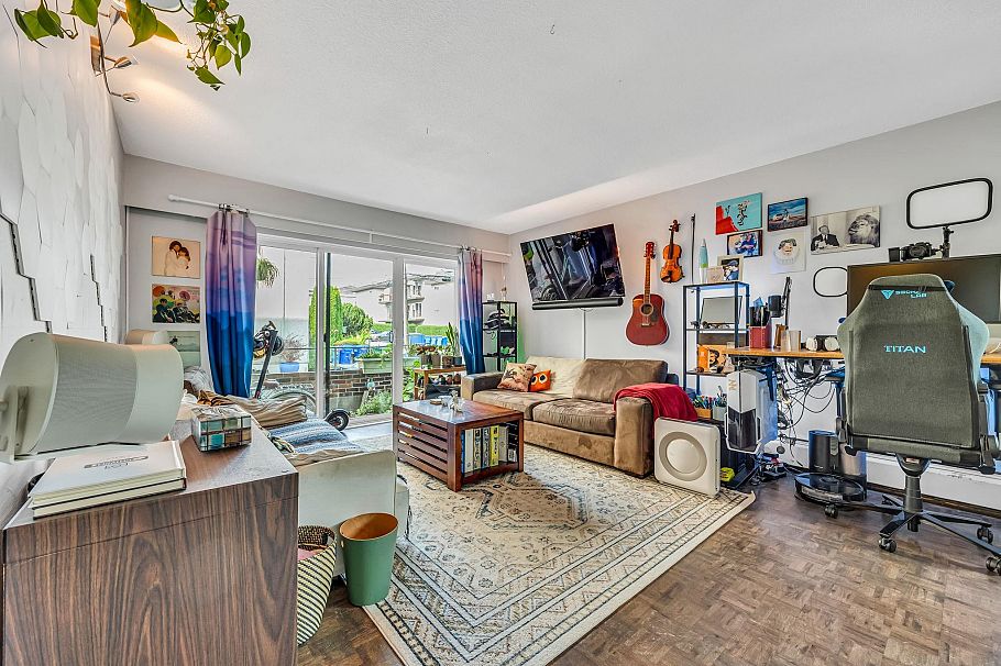 207 2025 W 2nd Avenue Vancouver, BC - 2