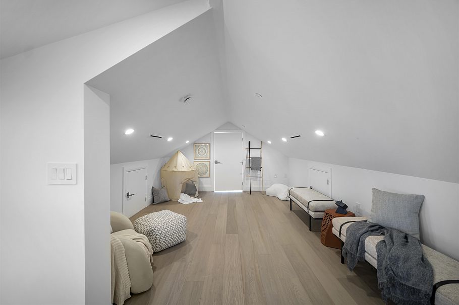 3940 W 24th Avenue Vancouver, BC - 18