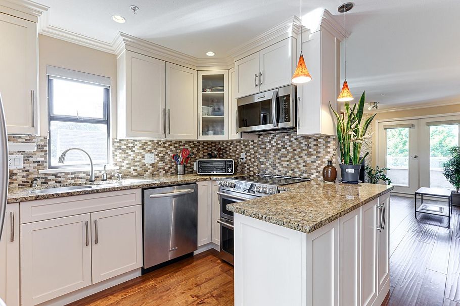 5 890 Broughton Street Vancouver, BC - 5