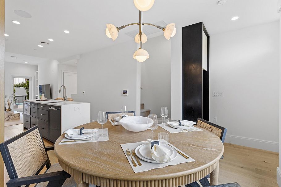 555 W 26th Avenue Vancouver, BC - 15