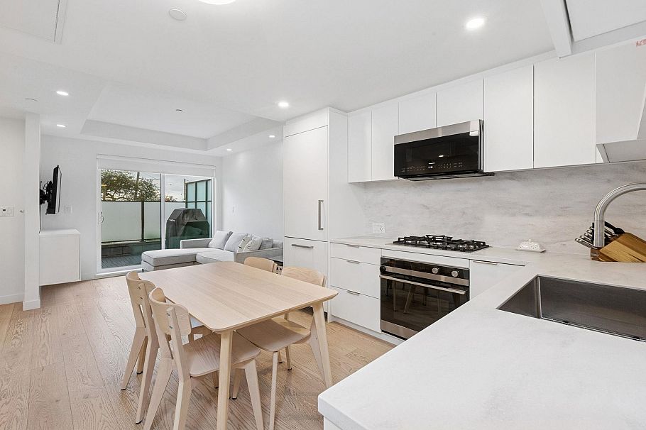 112 650 E 2nd Street North Vancouver, BC - 2