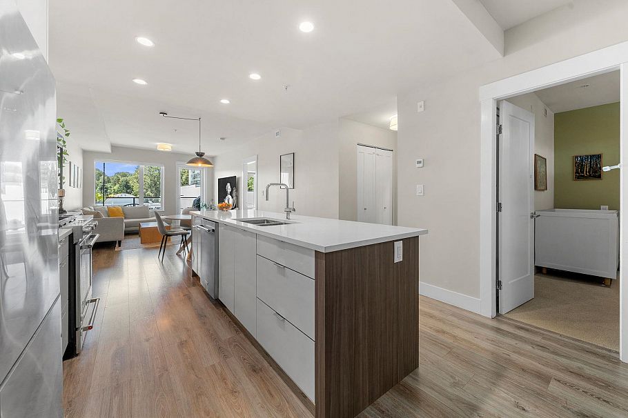 302 1496 Charlotte Road North Vancouver, BC - 6