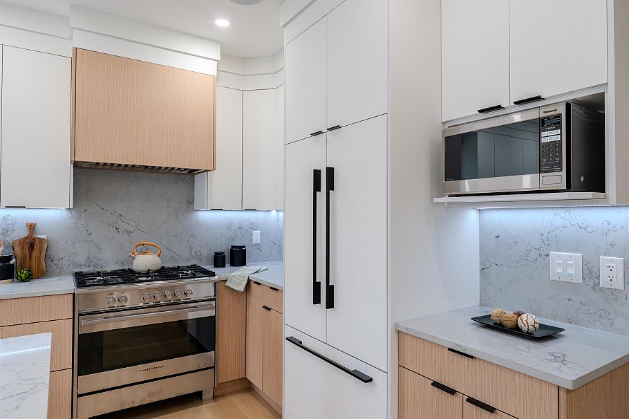 2 3576 E Pender Street Vancouver, BC - 11