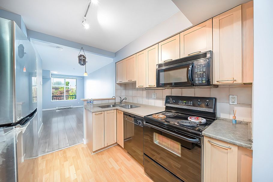 312 1503 West 65th Avenue Vancouver, BC - 5