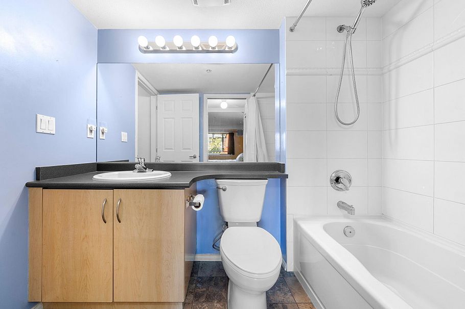 405 305 Lonsdale Avenue North Vancouver, BC - 25