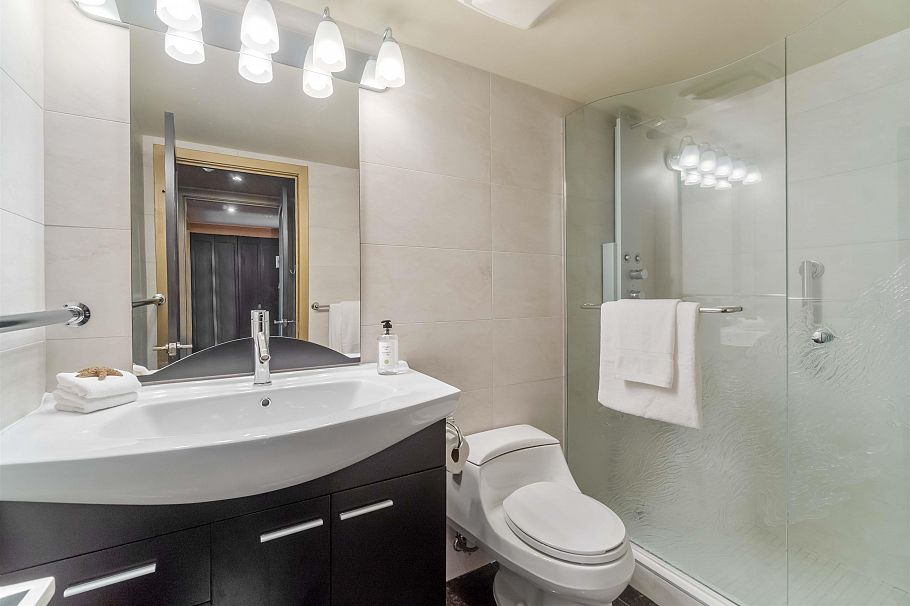 2201 909 Burrard Street Vancouver, BC - 26