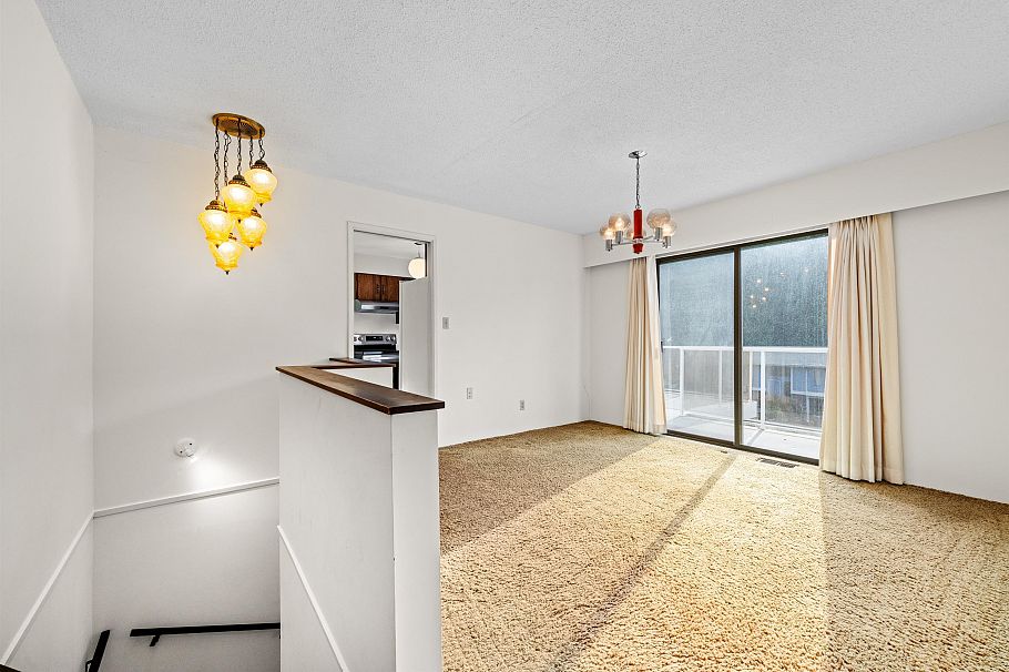 1006 Hendecourt Road North Vancouver, BC - 16