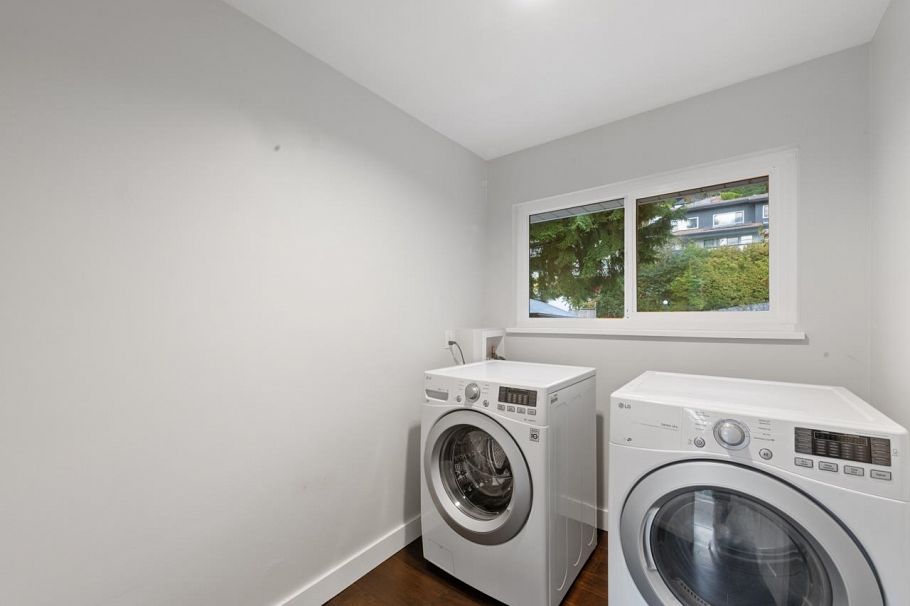 271 Montroyal Boulevard North Vancouver, BC - 17