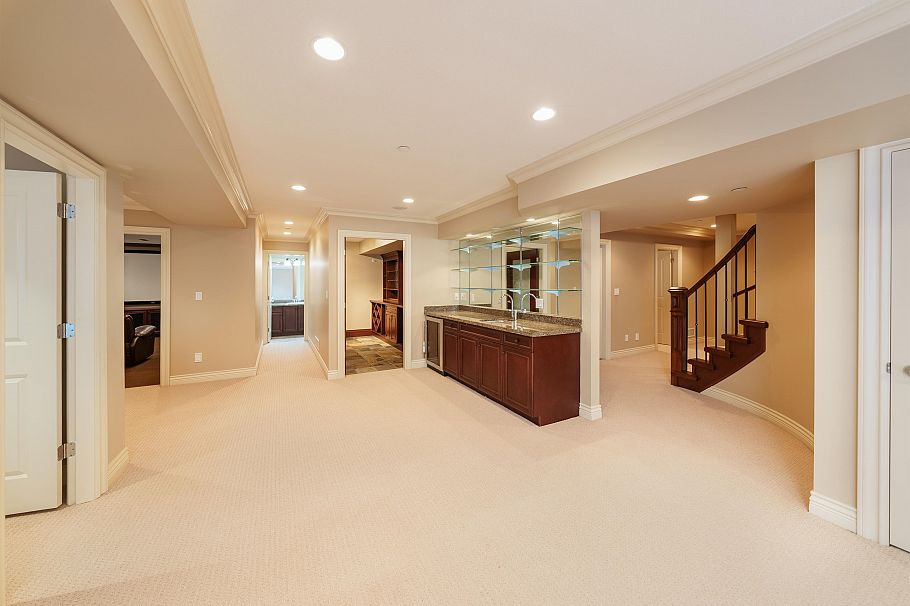 607 W 53 Avenue Vancouver, BC - 35