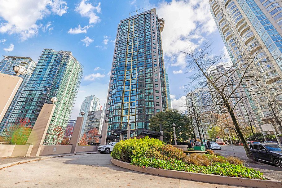 306 1331 Alberni Street Vancouver, BC - 32