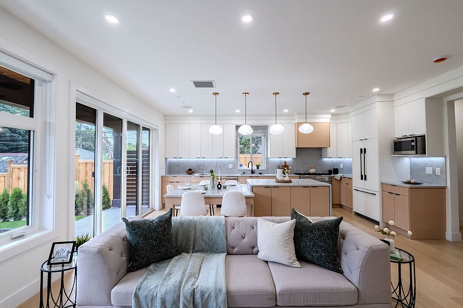 2 3576 E Pender Street Vancouver, BC - 23