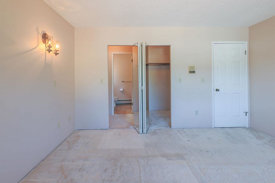 879 W 62nd Avenue Vancouver, BC - 28