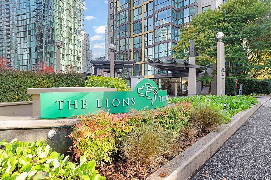 306 1331 Alberni Street Vancouver, BC - 26
