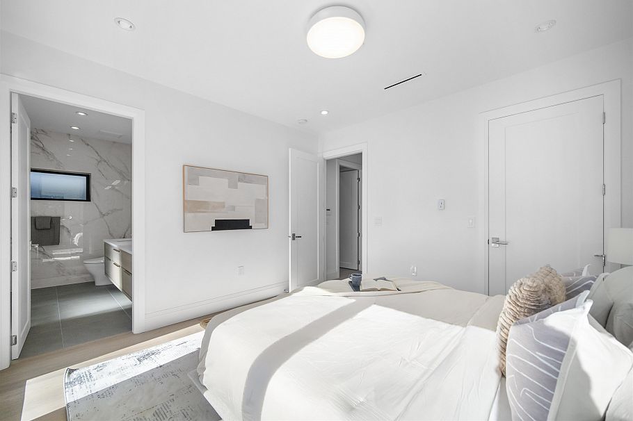 3940 W 24th Avenue Vancouver, BC - 11