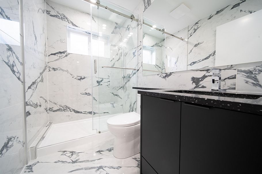 2 3576 E Pender Street Vancouver, BC - 33