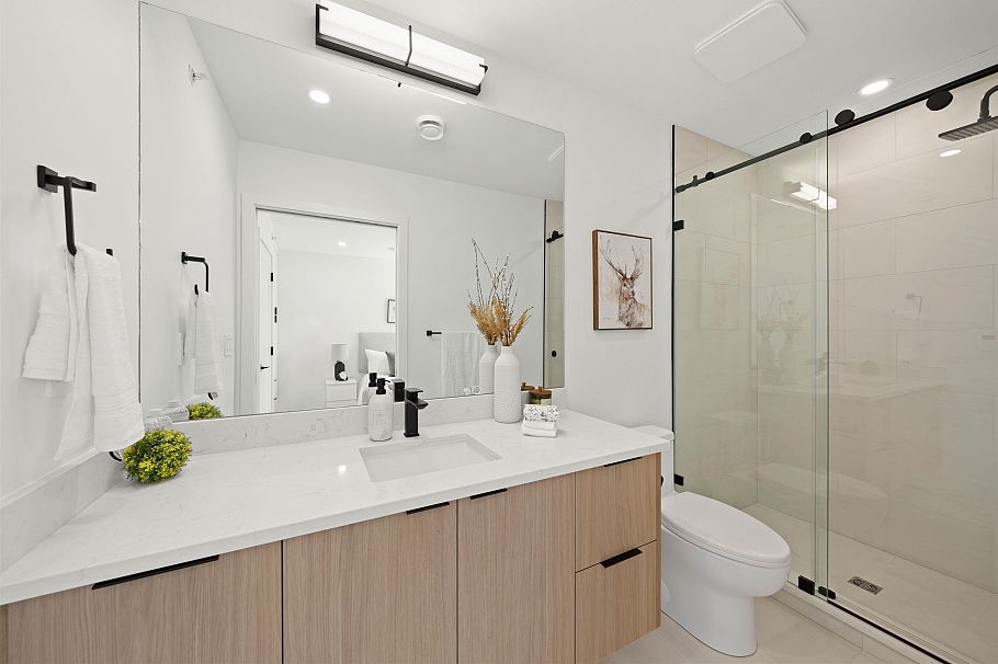 2412 Victoria Drive Vancouver, BC - 19