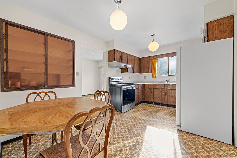 1006 Hendecourt Road North Vancouver, BC - 6