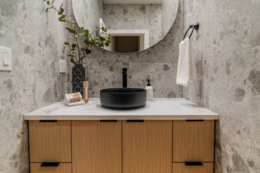 1 3576 E Pender Street Vancouver, BC - 16