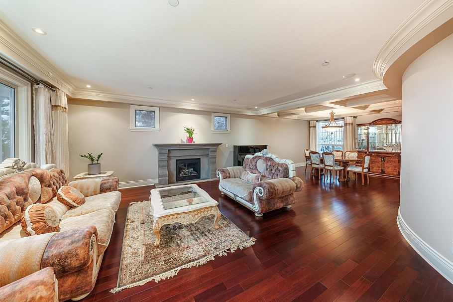 607 W 53 Avenue Vancouver, BC - 8