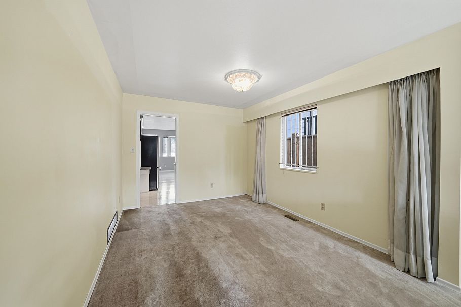 2915 Charles Street Vancouver, BC - 6