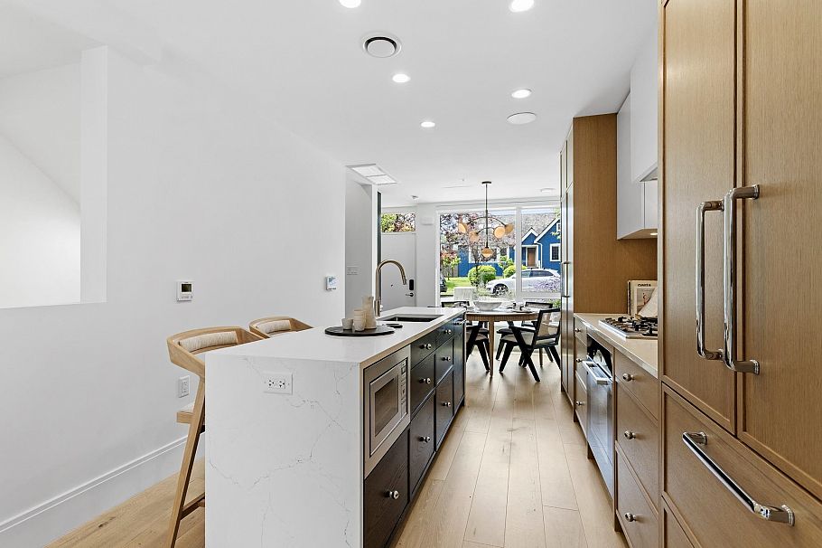 555 W 26th Avenue Vancouver, BC - 14