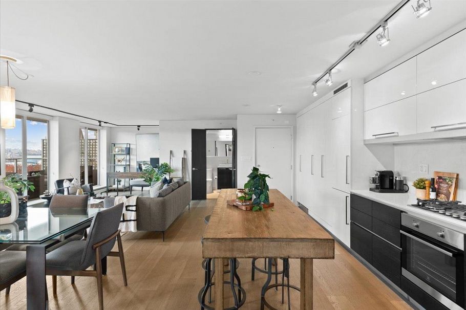 912 189 Keefer Street Vancouver, BC - 5