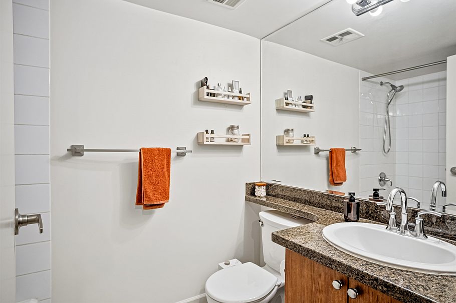 205 235 W 4th Street North Vancouver, BC - 11