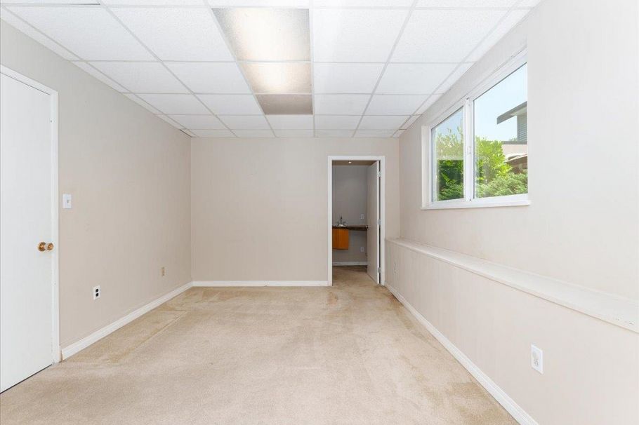 1228 Adderley Street North Vancouver, BC - 20