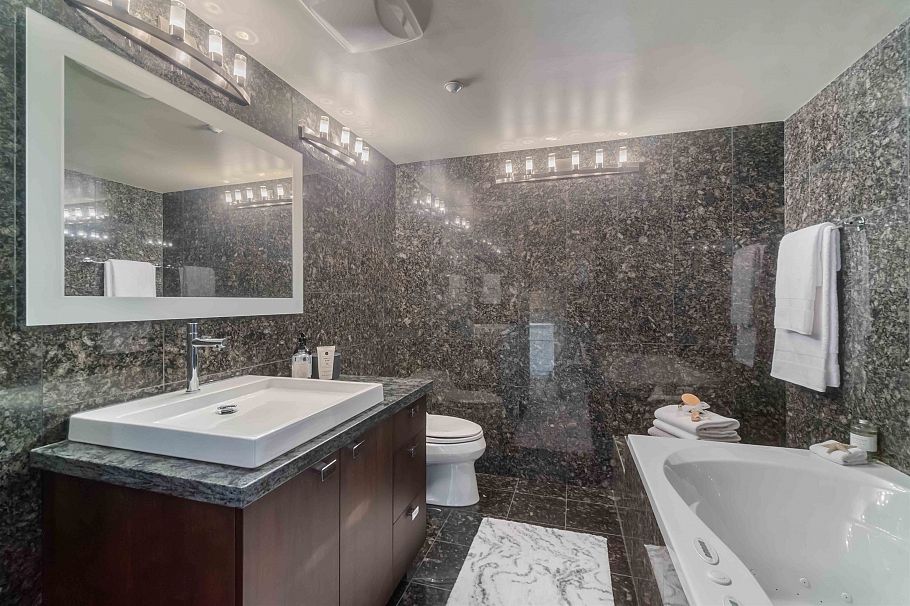 2201 909 Burrard Street Vancouver, BC - 21