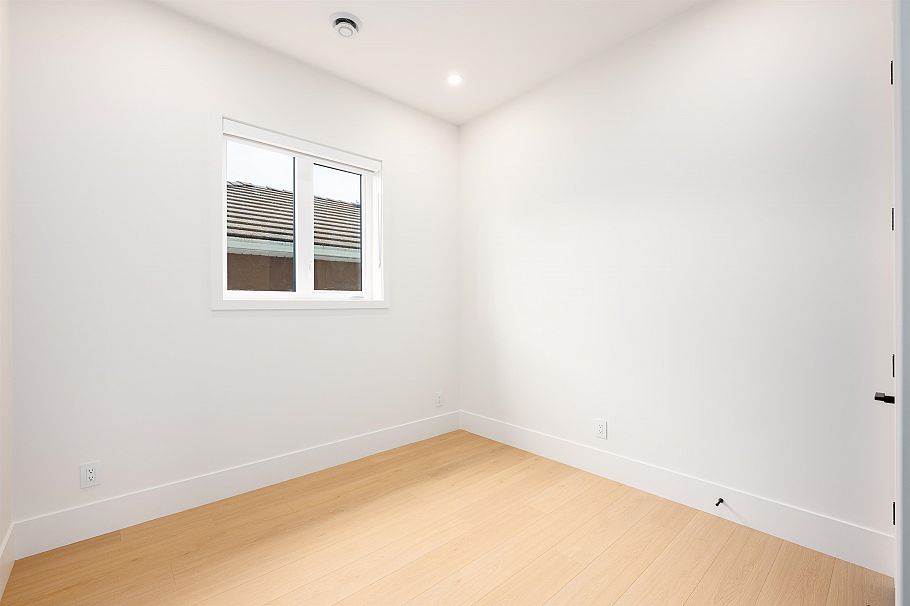 2 3466 Franklin Street Vancouver, BC - 23