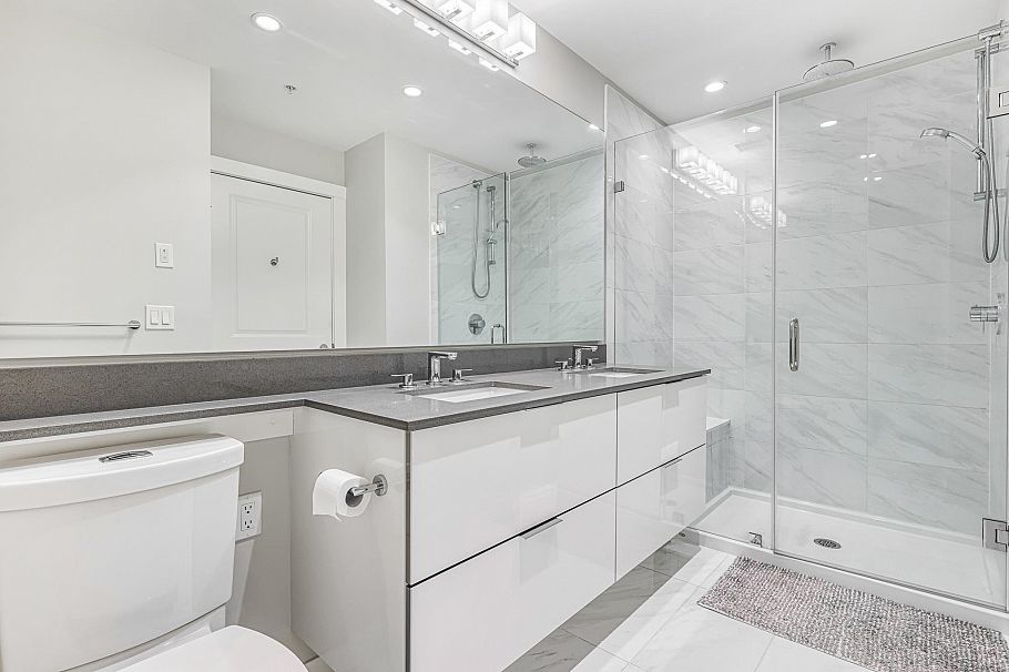 205 2651 Library Lane North Vancouver, BC - 9