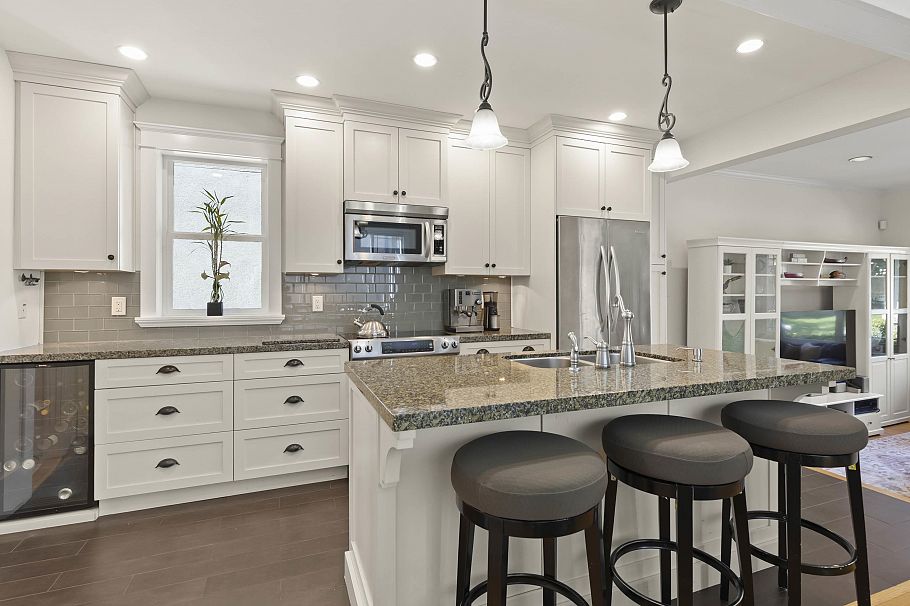 3215 W 39th Avenue Vancouver, BC - 5