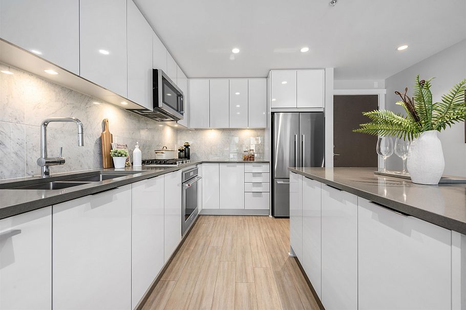 508 2651 Library Lane North Vancouver, BC - 9