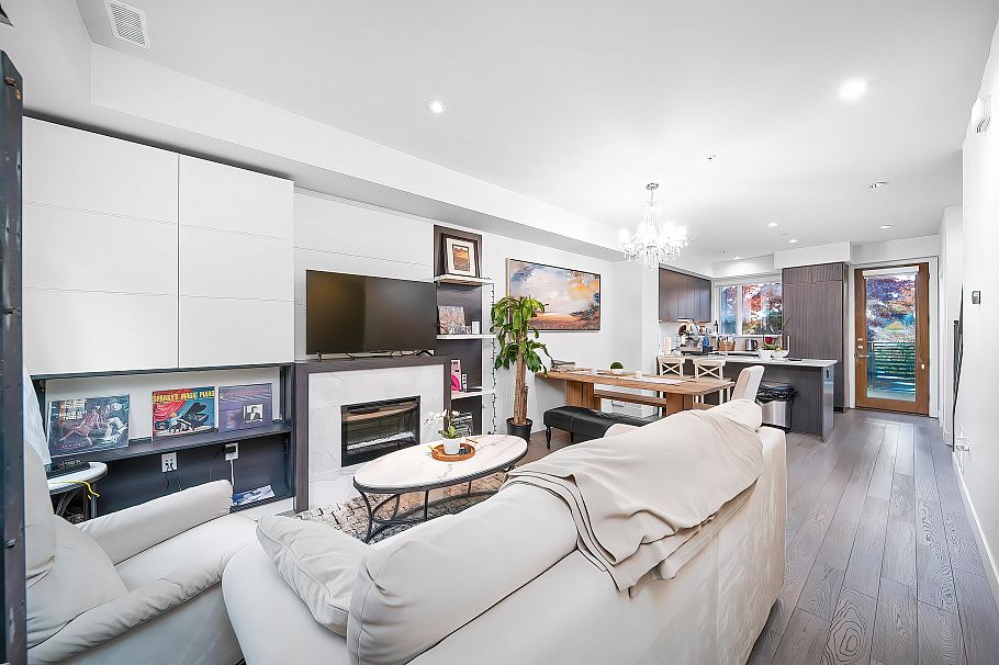 5532 Oak Street Vancouver, BC - 5