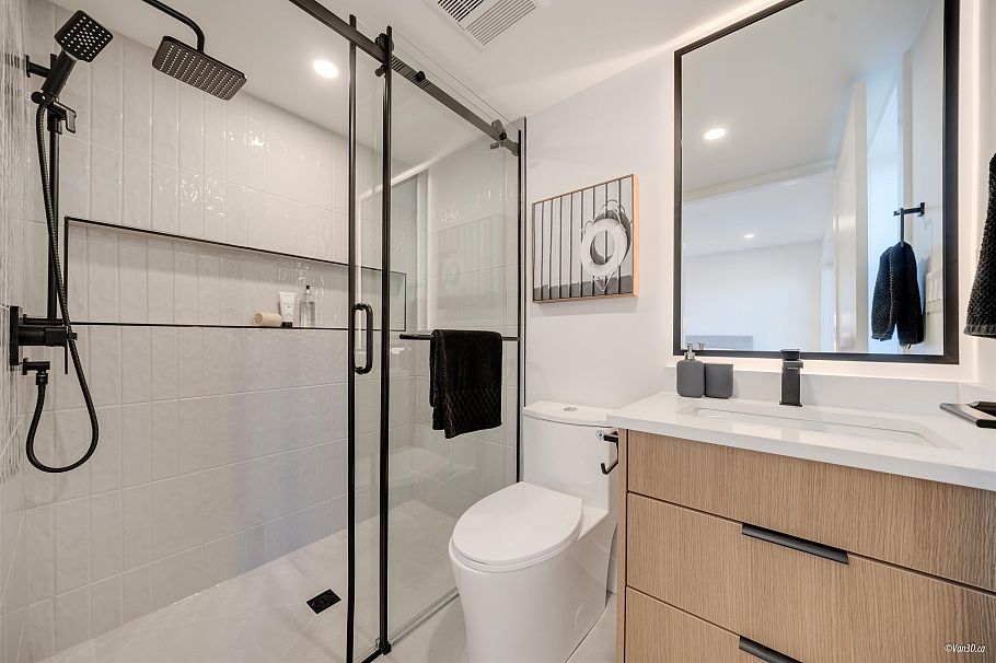 1167 E 63rd Avenue Vancouver, BC - 22