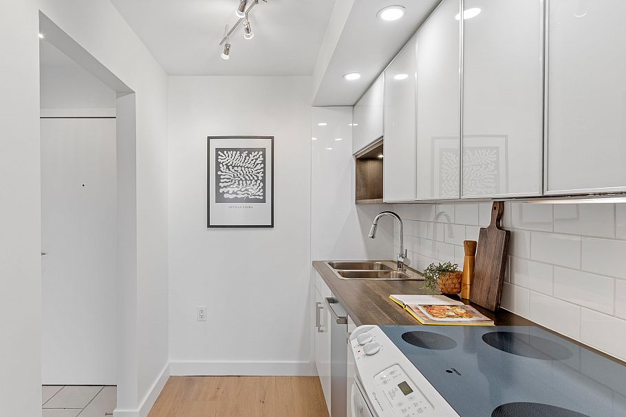 201 4315 Fraser Street Vancouver, BC - 9