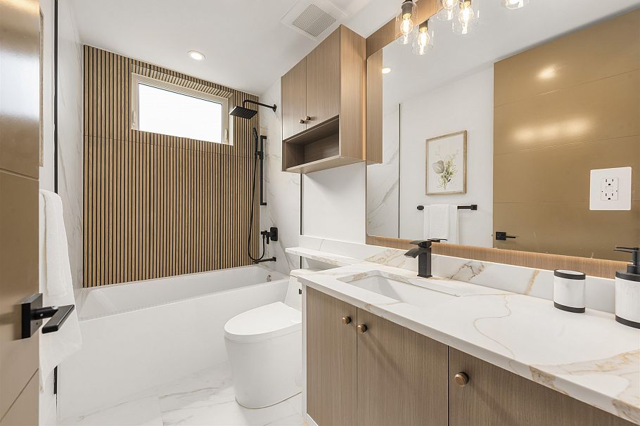 1 847 E 10th Avenue Vancouver, BC - 24