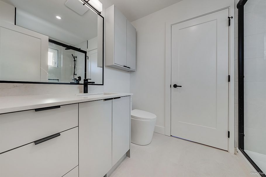 1 4211 Graveley Street Burnaby, BC - 26