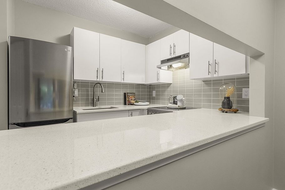 216 1990 W 6th Avenue Vancouver, BC - 16