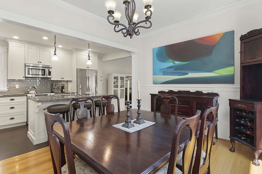 3215 W 39th Avenue Vancouver, BC - 4