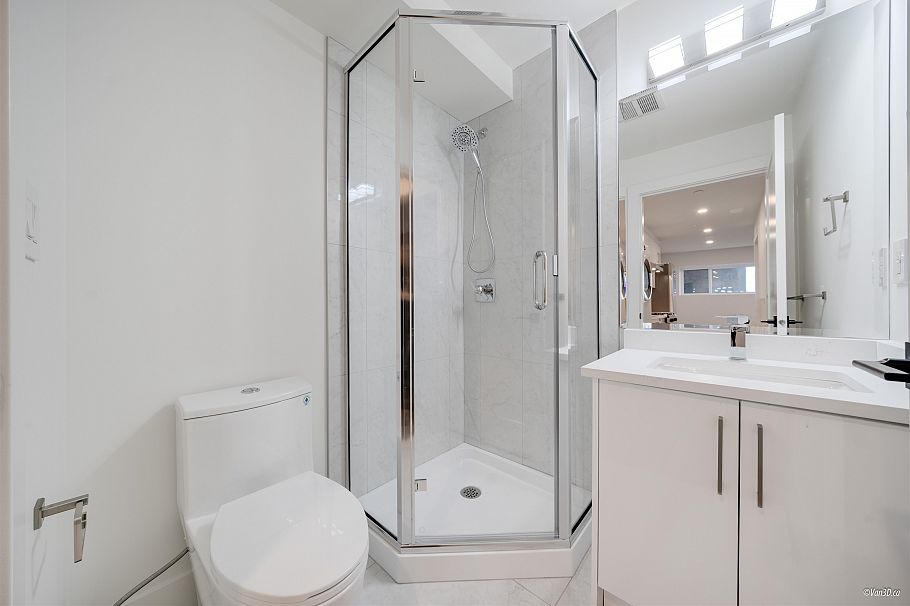 1167 E 63rd Avenue Vancouver, BC - 30