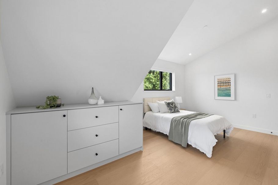 2 2247 Parker Street Vancouver, BC - 24